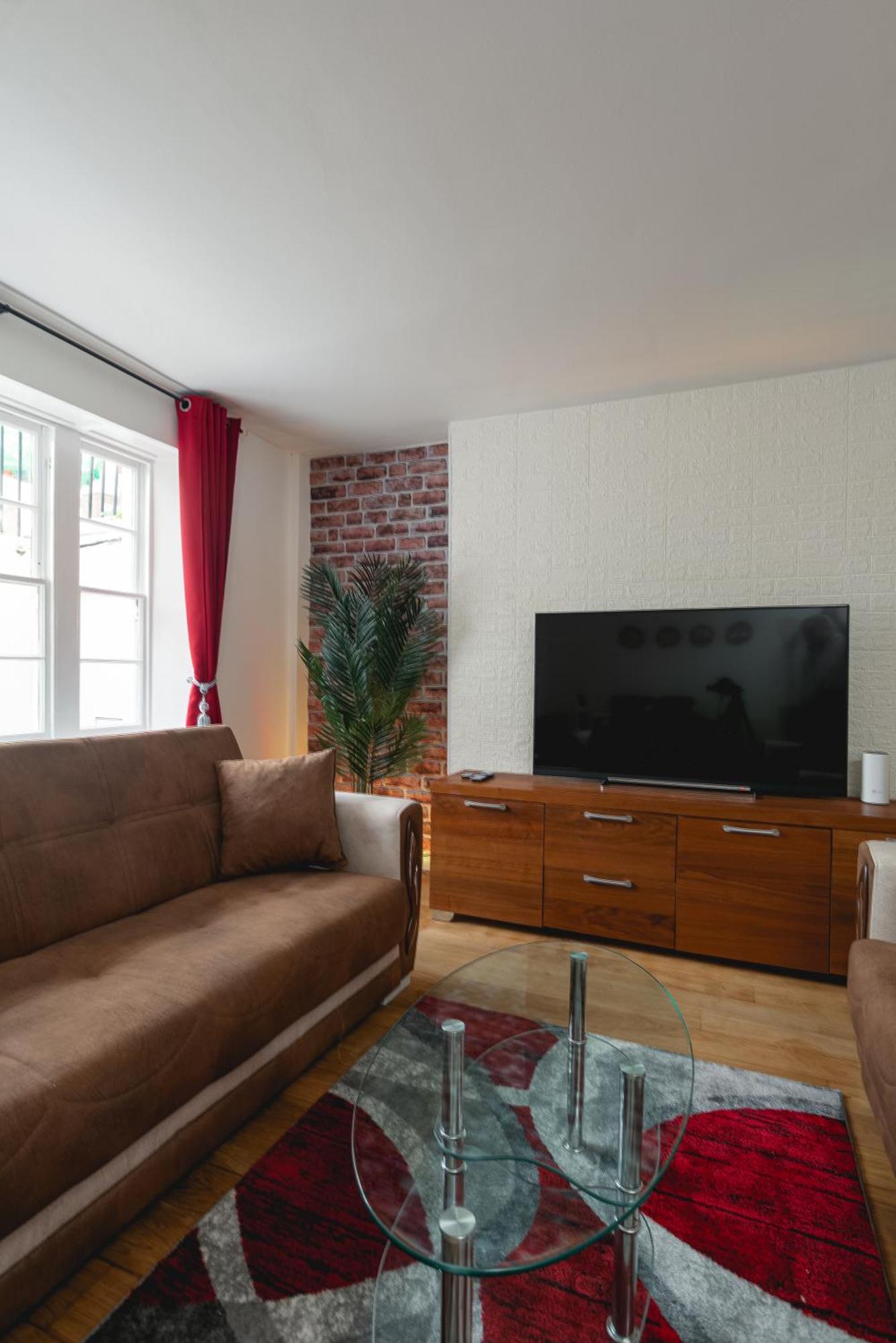 Appartamento Spacious With Garden In *