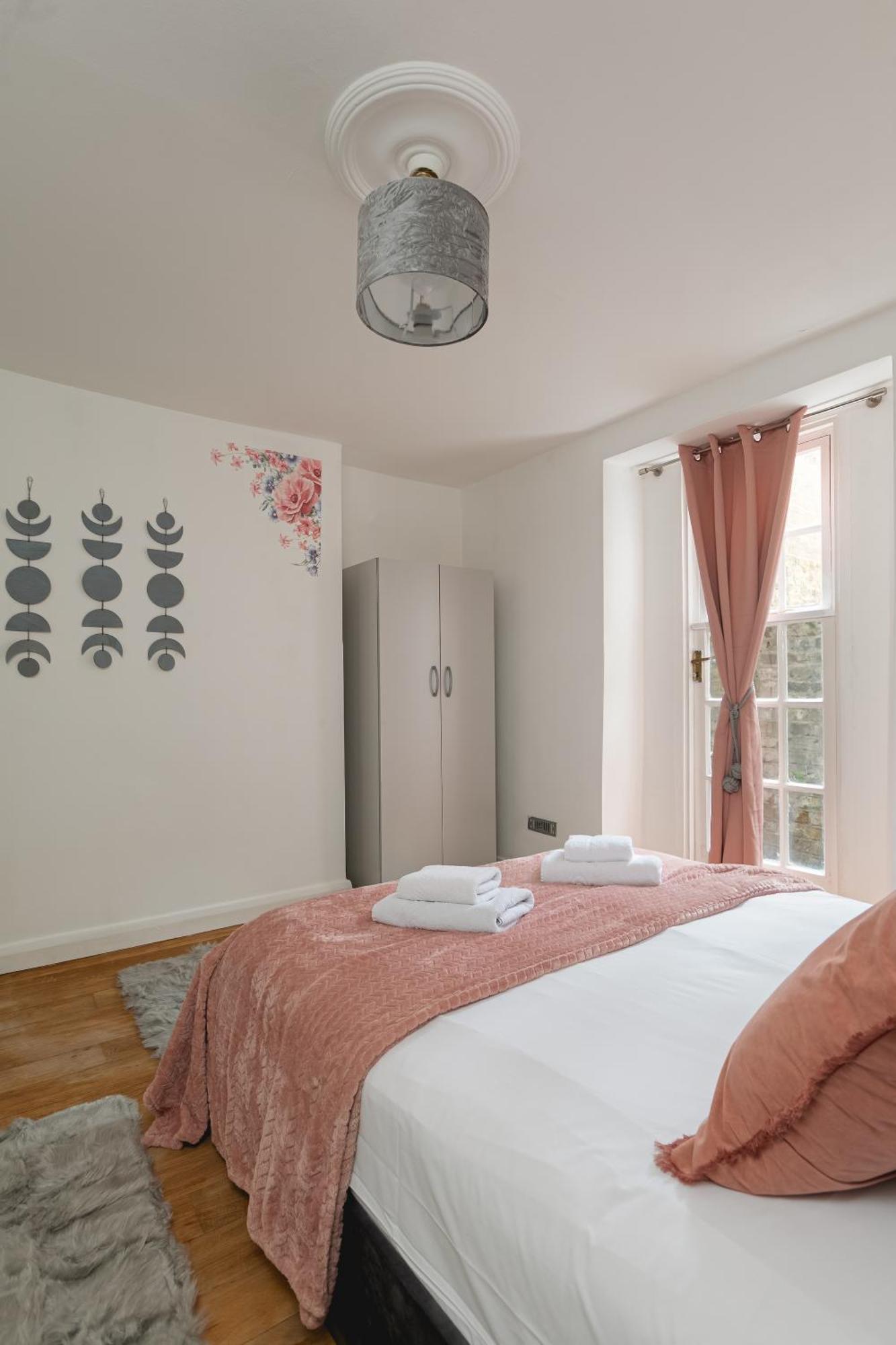 Appartamento Spacious With Garden In Londra