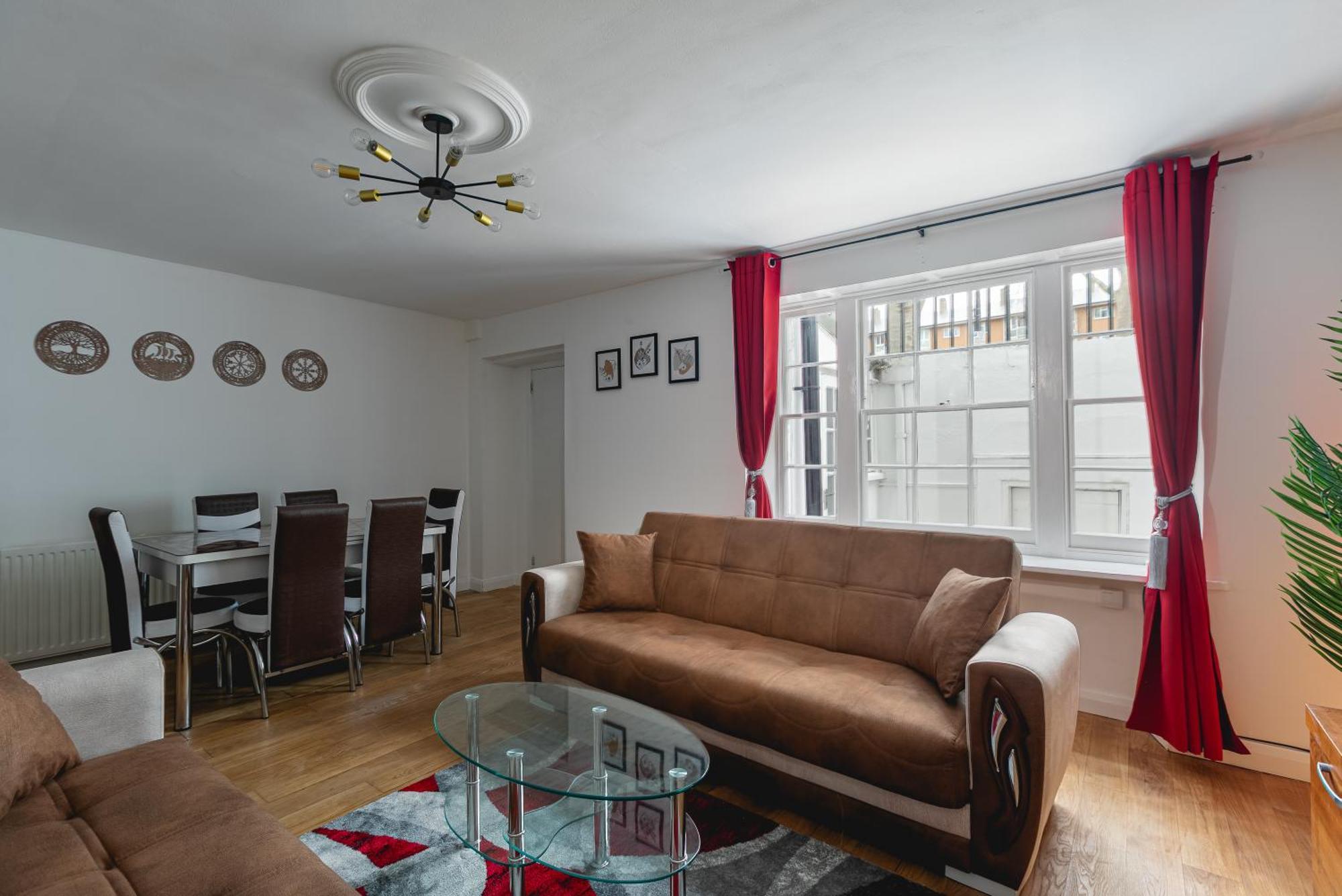 Spacious With Garden In Londra